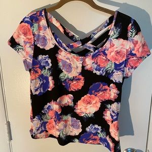 Charlotte Russe Crop-Top